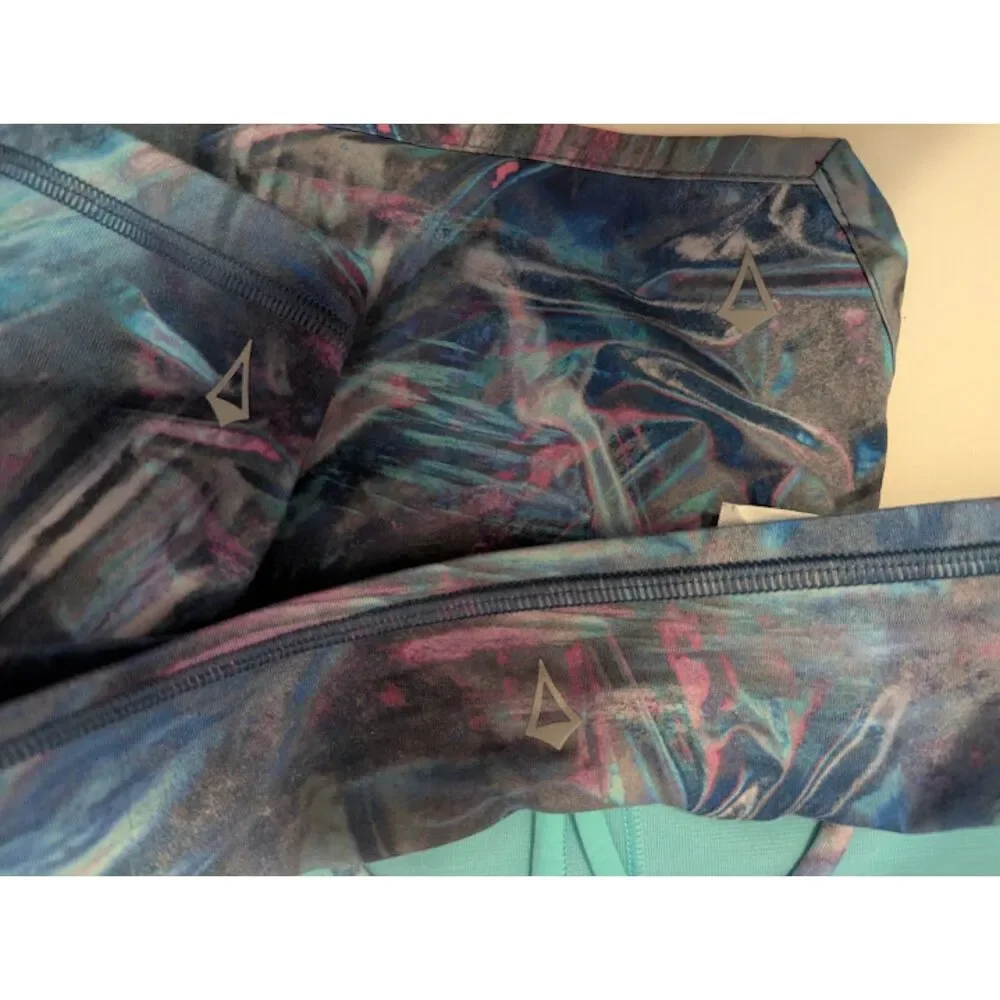 NWT / EUC Ivivva by Lululemon 3 piece blue electric set Size 8 girls bra shorts